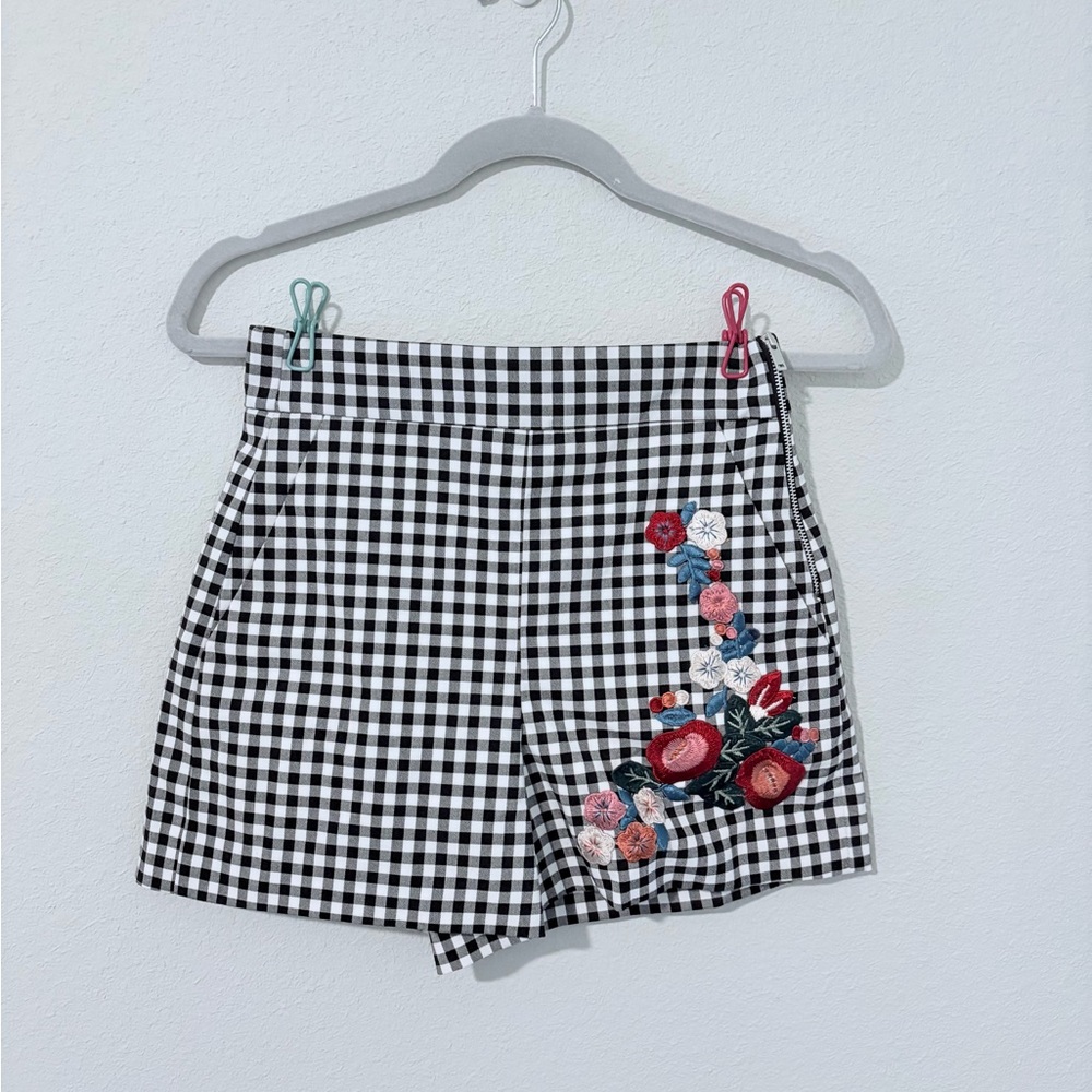 Zara Floral Embroidered Black and White Checkered Women's Shorts